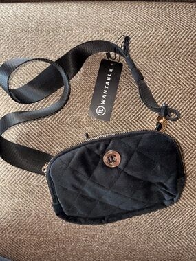 Wantable Quilted Black Crossbody Belt Bag